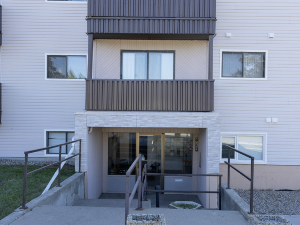 Strata Place