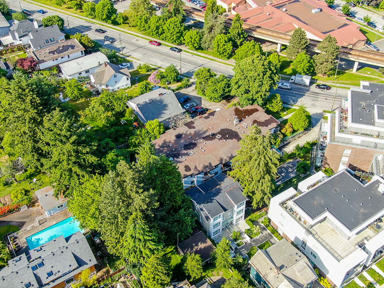 3295 Commercial Drive