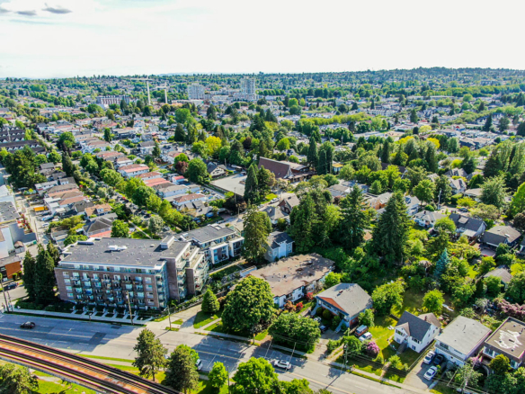 3295 Commercial Drive