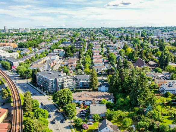 3295 Commercial Drive