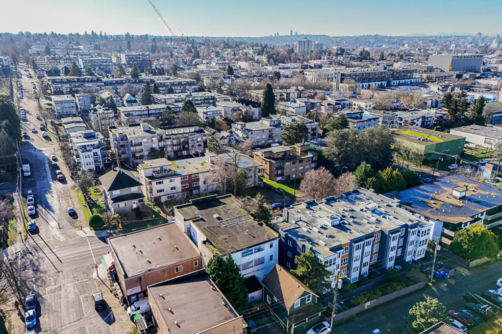 2163 Dundas Street Vancouver-50