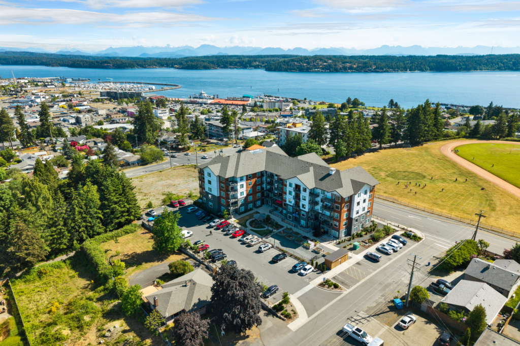 Oceanview Apartments exterior – 850 Dogwood Street, Campbell River BC