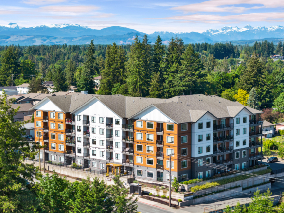 Oceanview Apartments exterior – 850 Dogwood Street, Campbell River BC