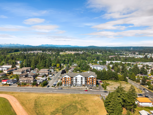 Oceanview Apartments exterior – 850 Dogwood Street, Campbell River BC