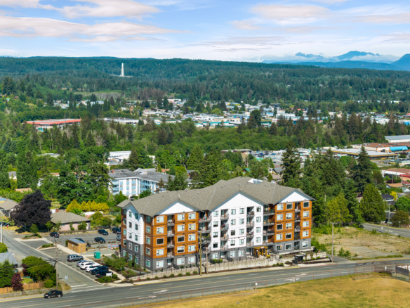 Oceanview Apartments exterior – 850 Dogwood Street, Campbell River BC