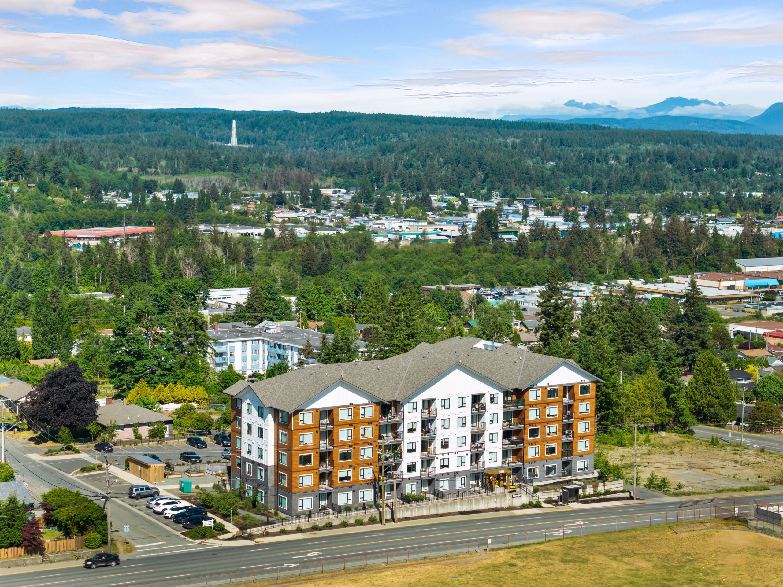 default Oceanview Apartments exterior – 850 Dogwood Street, Campbell River BC