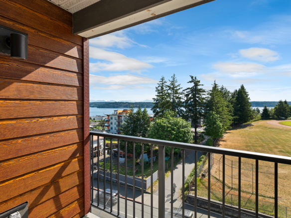 Oceanview Apartments interior – 850 Dogwood Street, Campbell River BC