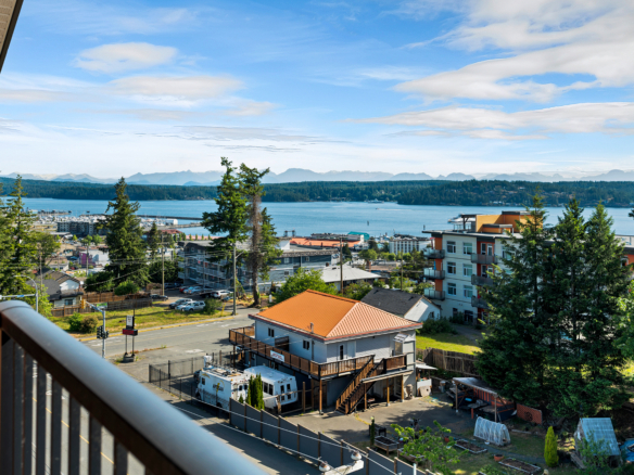 Oceanview Apartments view – 850 Dogwood Street, Campbell River BC