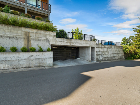 Oceanview Apartments exterior – 850 Dogwood Street, Campbell River BC