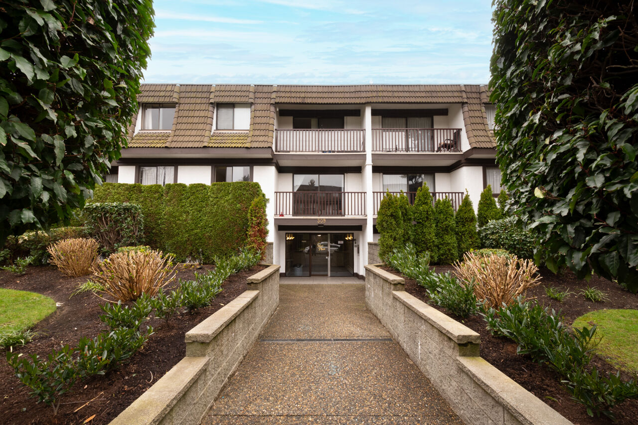 004 Lord Nelson Place Apartments