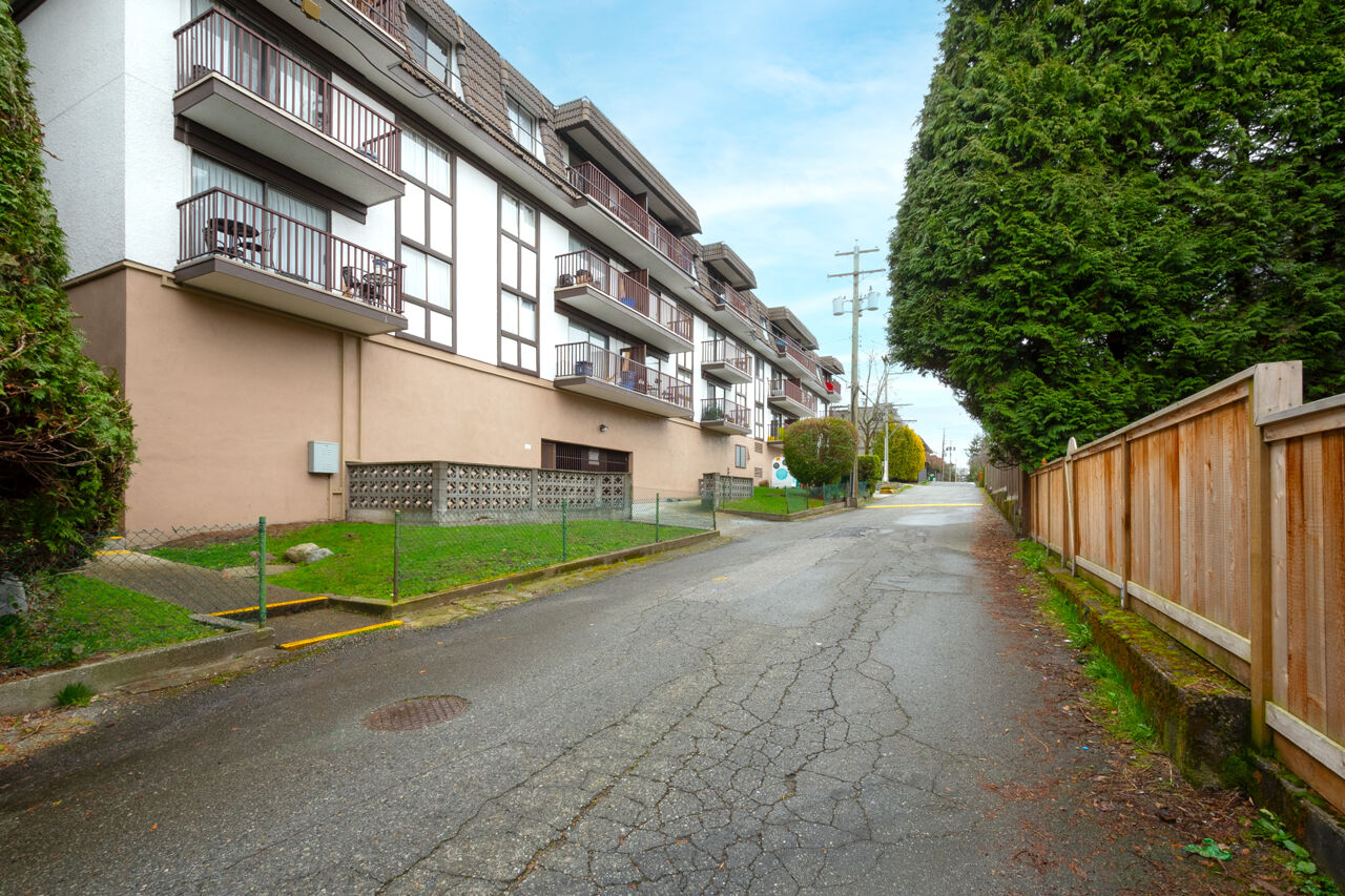 066 Lord Nelson Place Apartments
