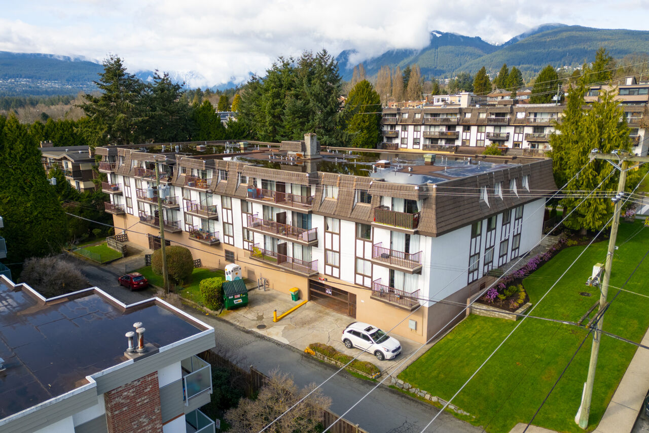 McEvay Blair Multifamily Group - Lord Nelson Place Apartments - 070 1