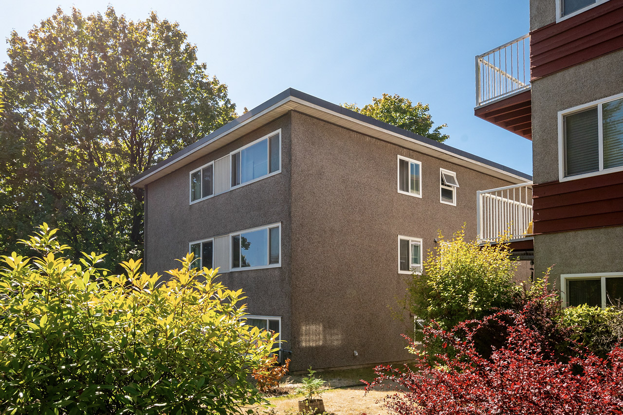 1-052 Tiffany Court