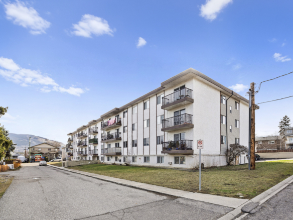 Valley VIew Apartments - 1604 31 Street