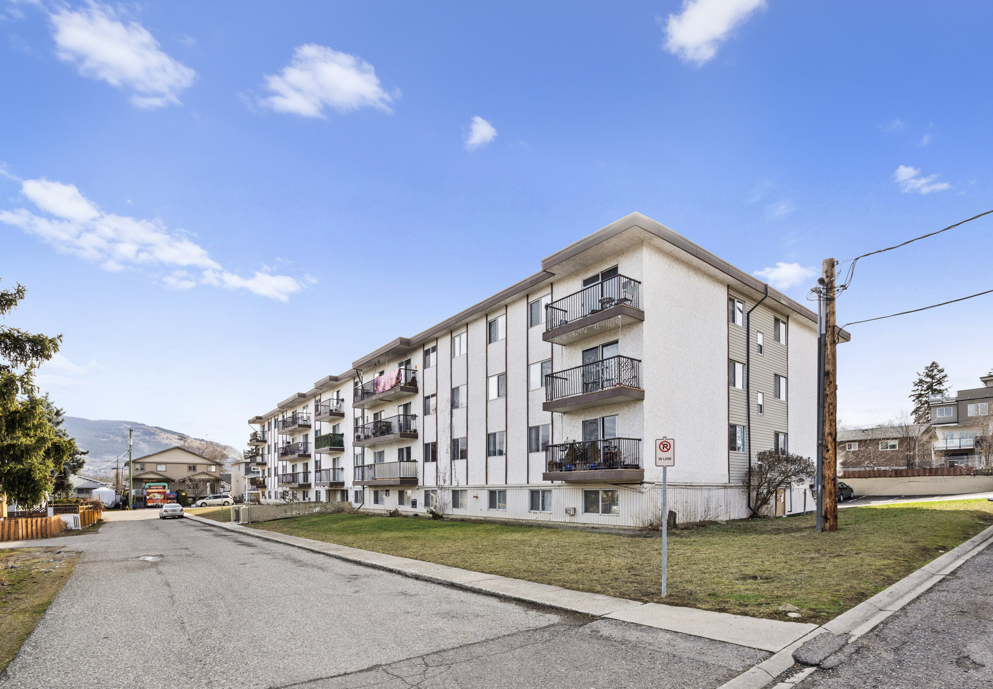 Valley VIew Apartments - 1604 31 Street