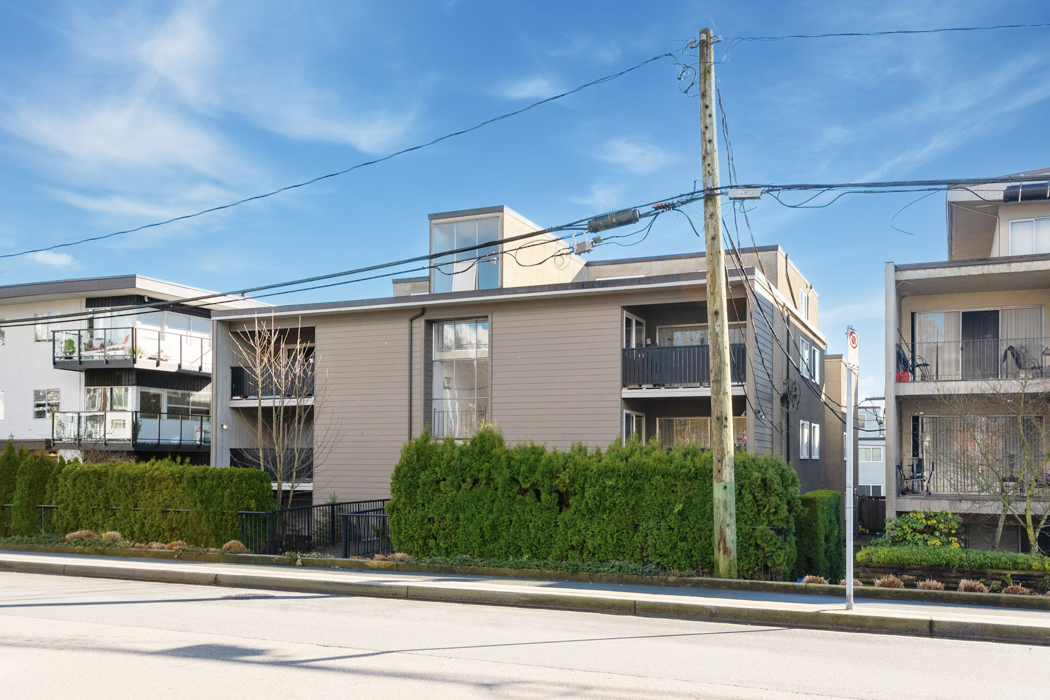 McEvay Blair Multifamily Group - Elliot Manor - 2 003