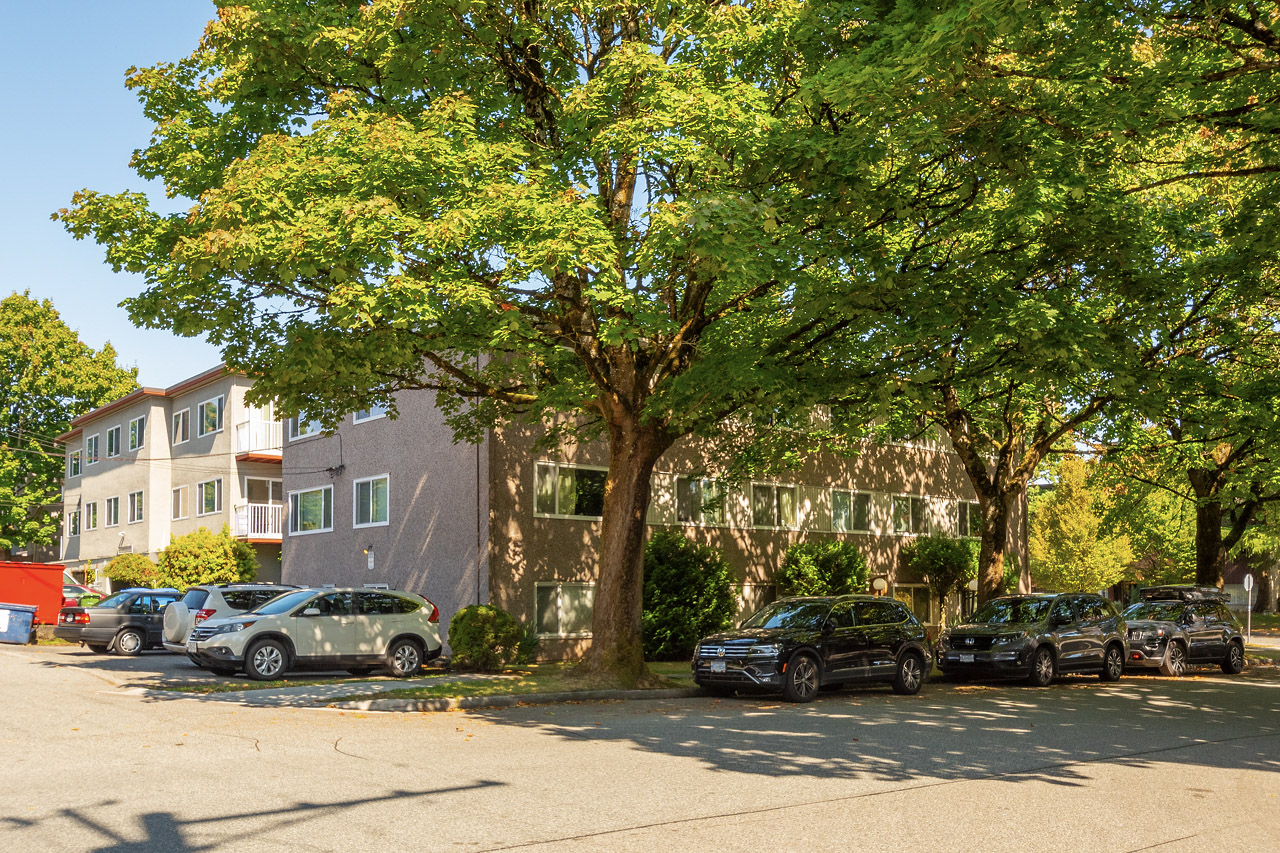 27-007 Tiffany Court
