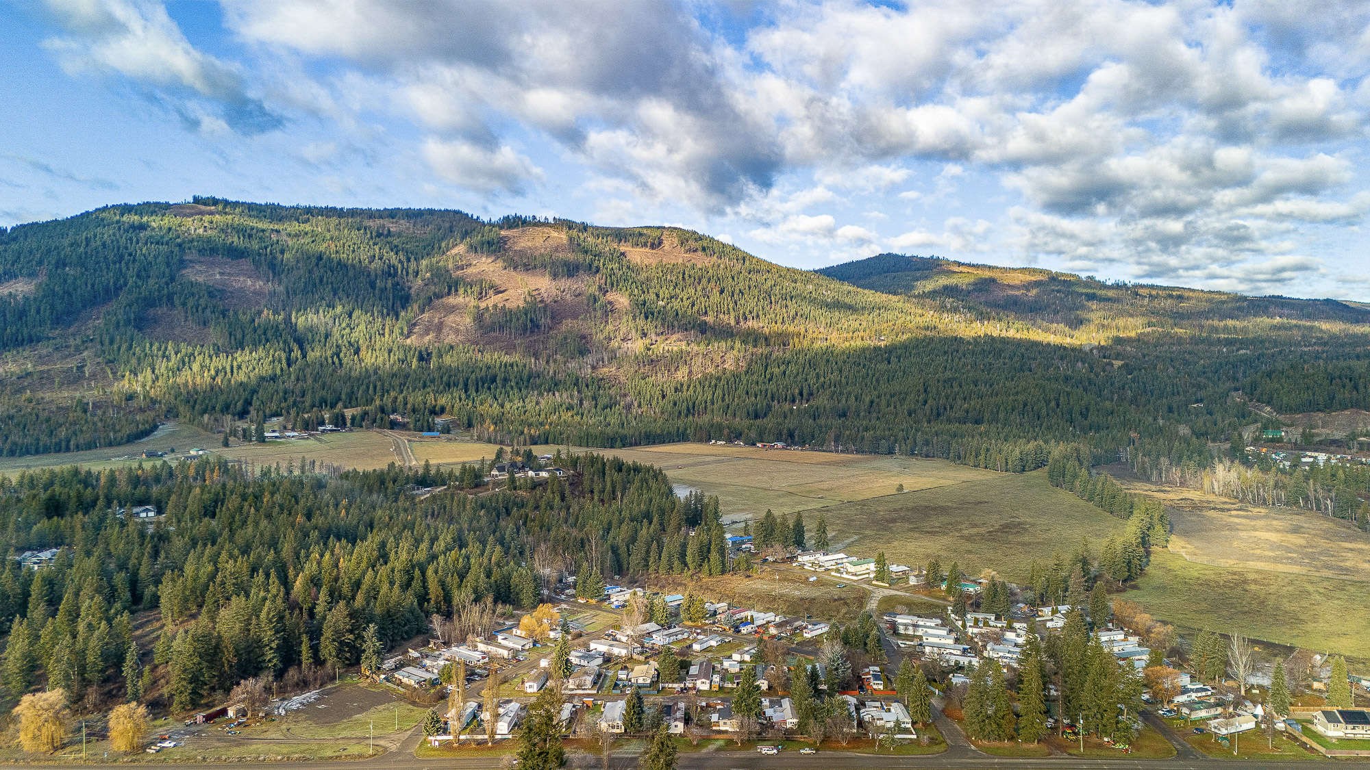 31-DJI_20231123104057_0028_D-HDR Valley View Mobile Home Park