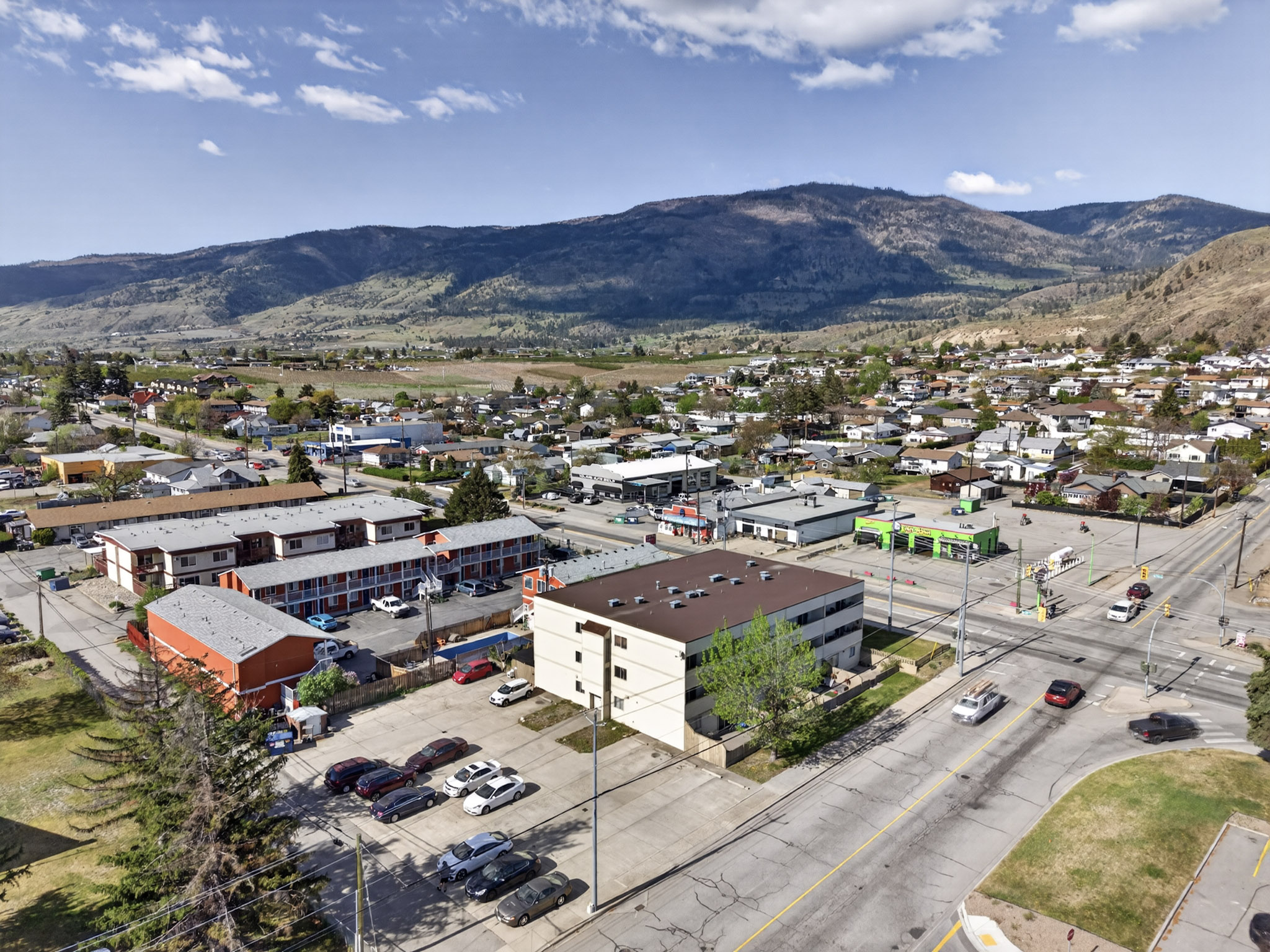 McEvay Blair Multifamily Group - Oliver Place Manor - 6 DJI 20260423094602 0011 D