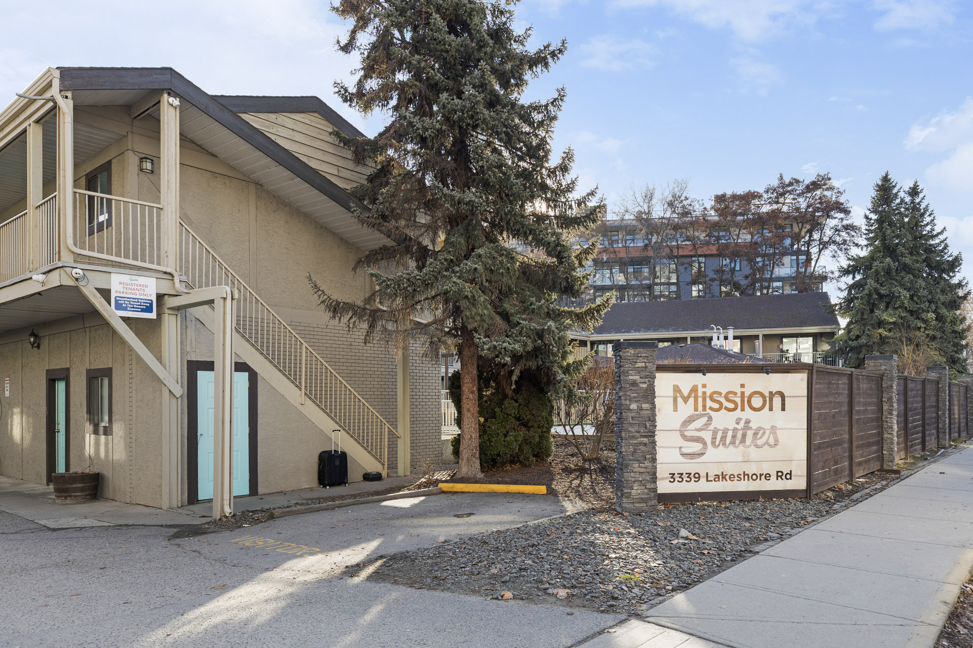 7-3339 Lakeshore Meghan-1 Mission Suites