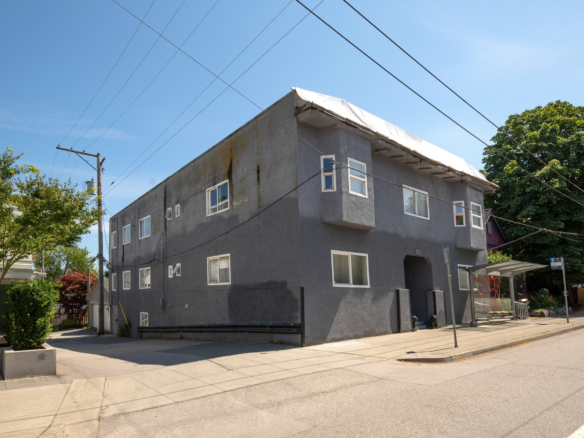 2532 Fraser Street