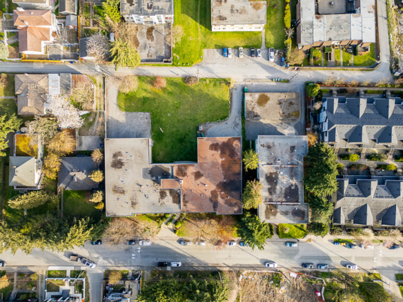 Waldorf Manor