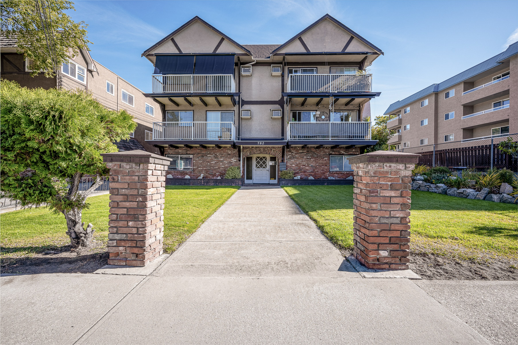 McEvay Blair Multifamily Group - Carlton Manor - 9 DSC1247 HDR 2