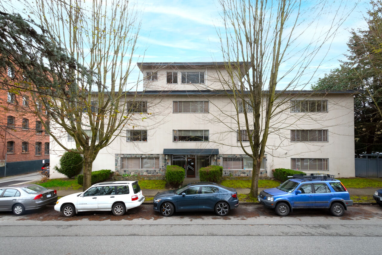 McEvay Blair Multifamily Group - Futurama Apartments - 002